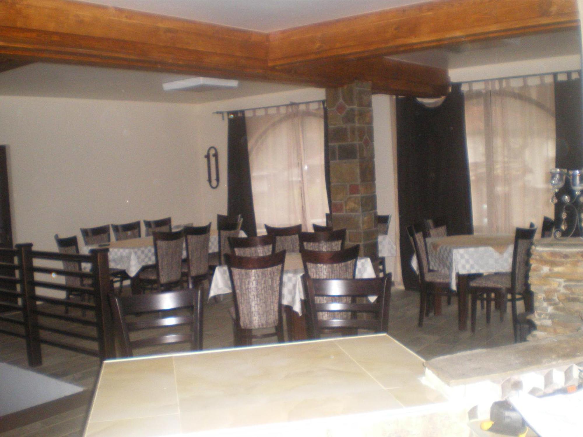 Family Hotel Balkana Aprilzi Exterior foto